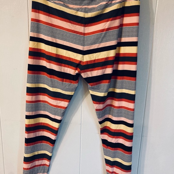 NWOT TC LuLaRoe striped leggings